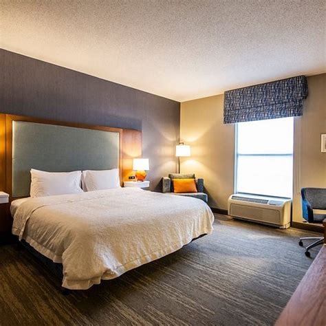 THE 10 CLOSEST Hotels to University of Rhode .
